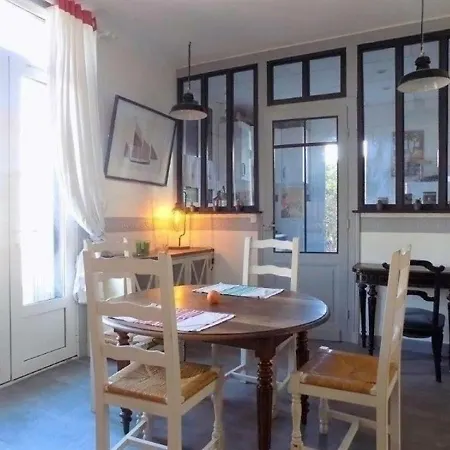 House Sur Mer - Emplacement De Choix Pour Cette Charmante Maison - Plage De Saint Sordelin